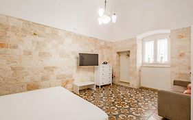 Antiche Mura Apartment Bianco di Puglia cucina 1 camera da letto più divano letto